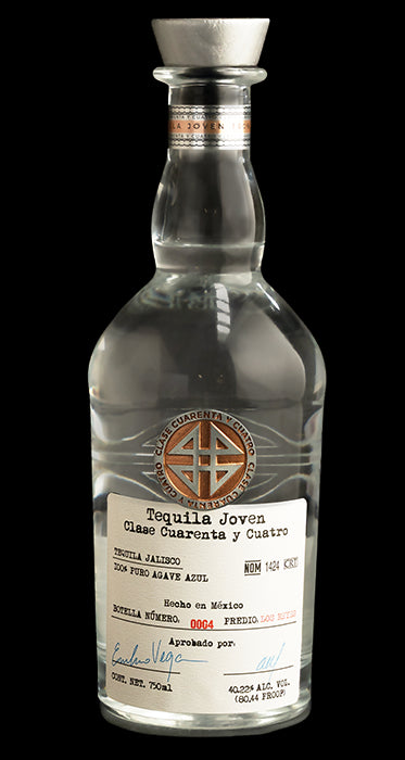 Tequila Joven Clase Cuarenta y Cuatro 750 ml - Captain Caskwell