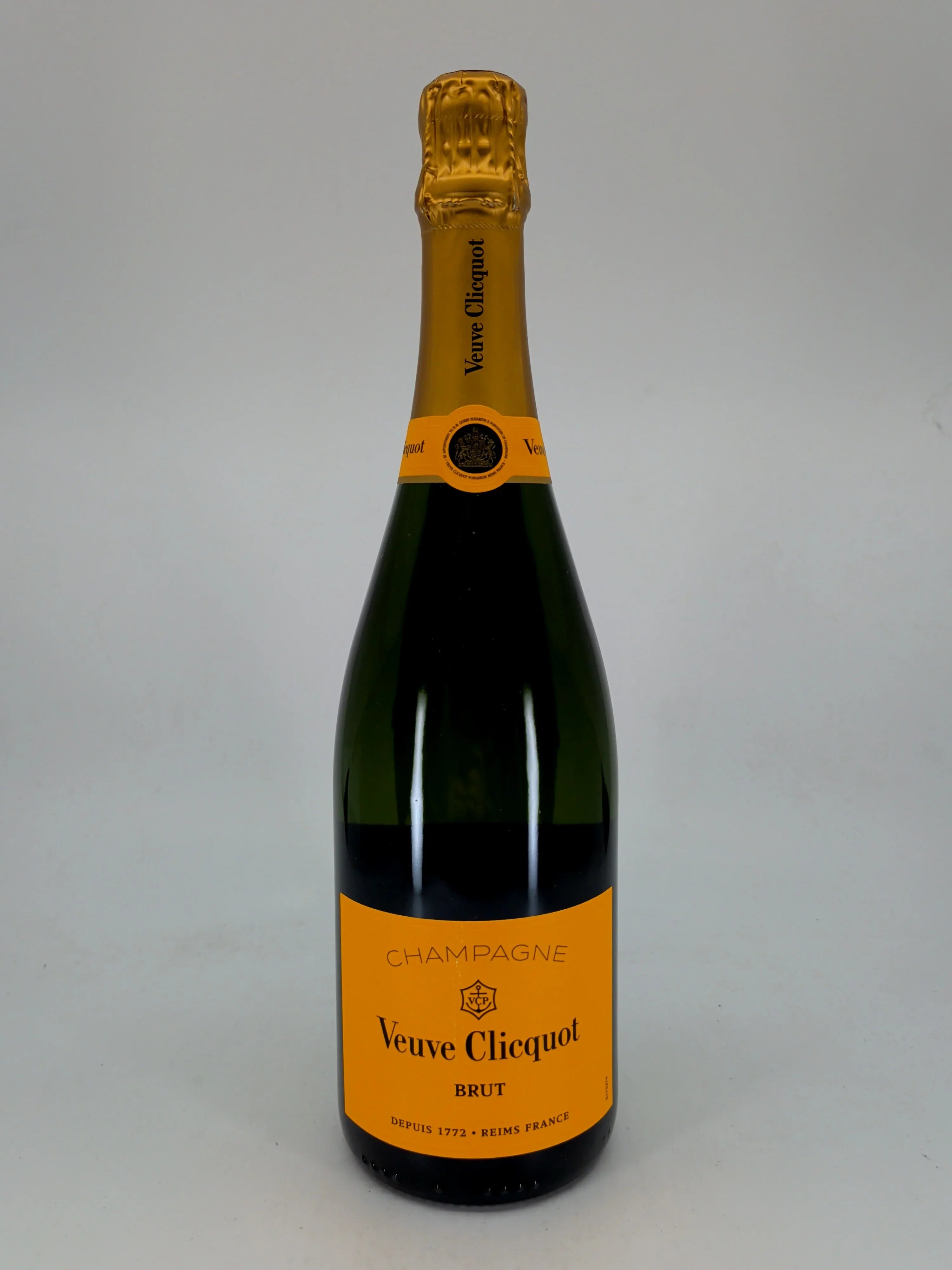 Veuve Clicquot Arrowhead Case San Diego 750 ml